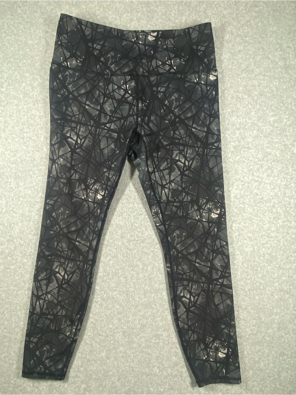 Spyder Black and White Active Leggings with Subtle Gray Print size L